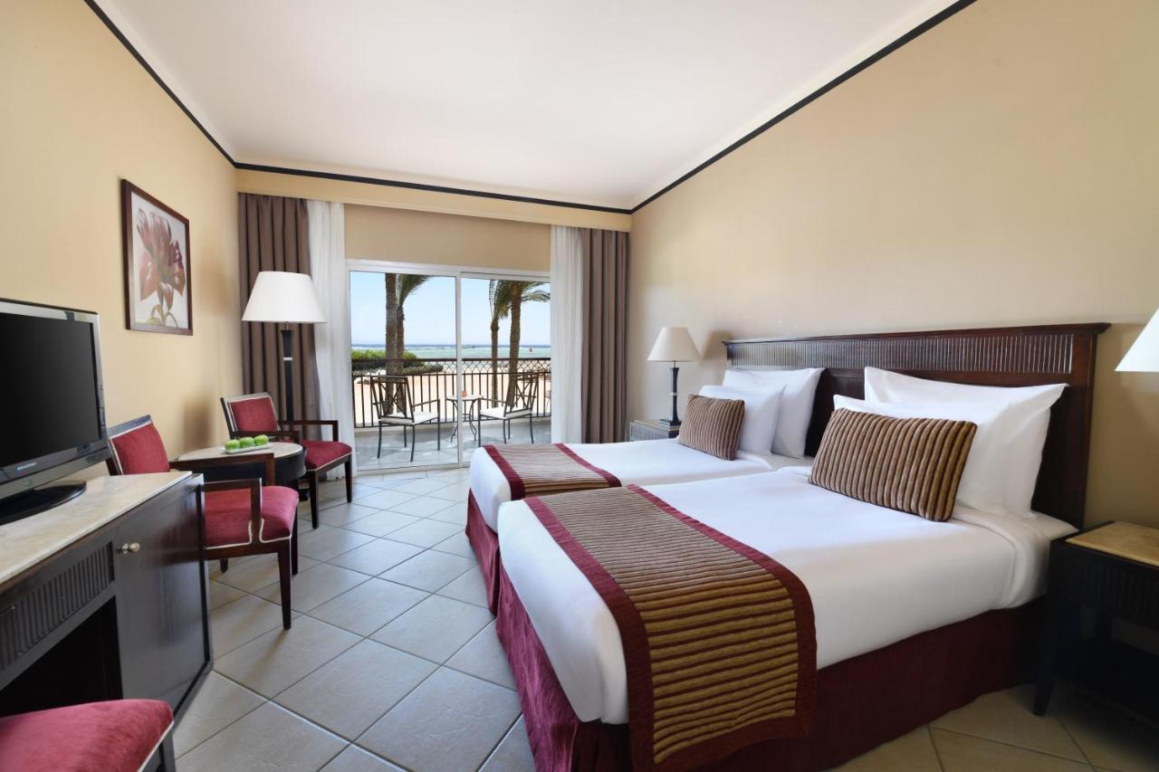 Jaz Mirabel Resort Sharm el-Sheikh Exterior photo A room at the Hilton Sharm El Sheikh